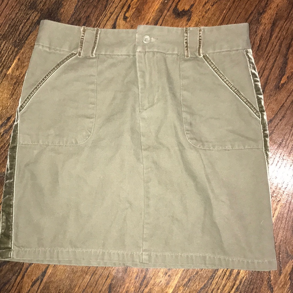 Old Navy army green skirt